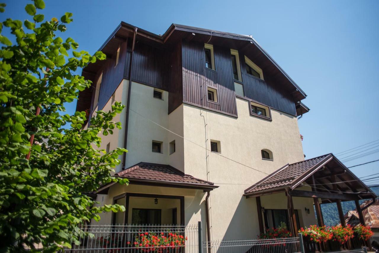 Uphill Residence Sinaia Exterior foto